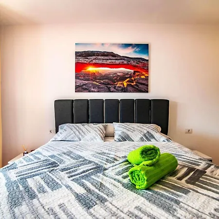 Appartement Lovely 1-bedroom Whit Pool *